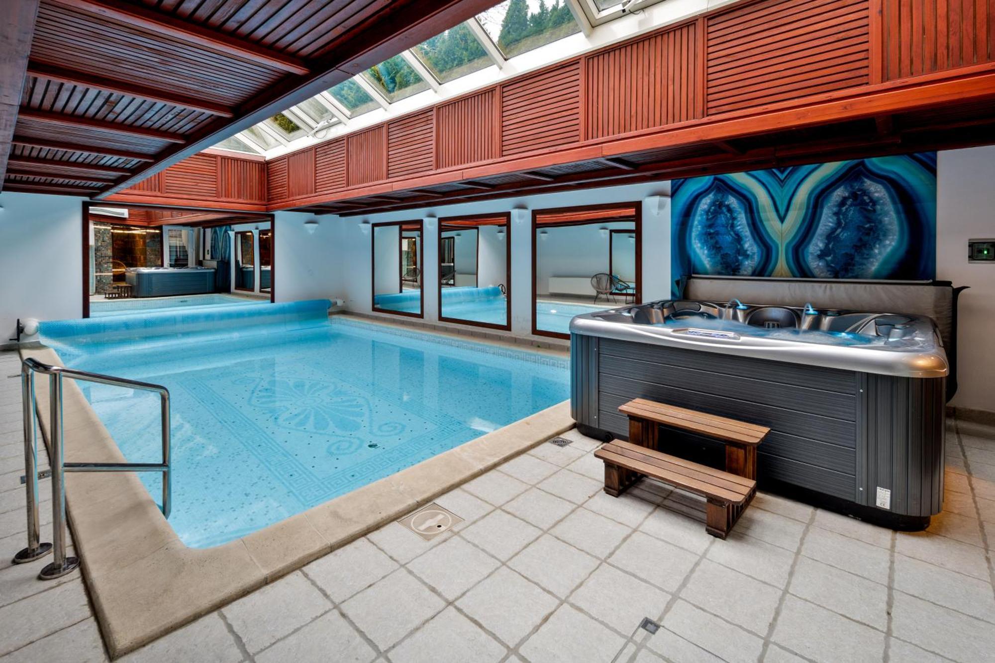 Uhu 750 M2 - Villa Budapest