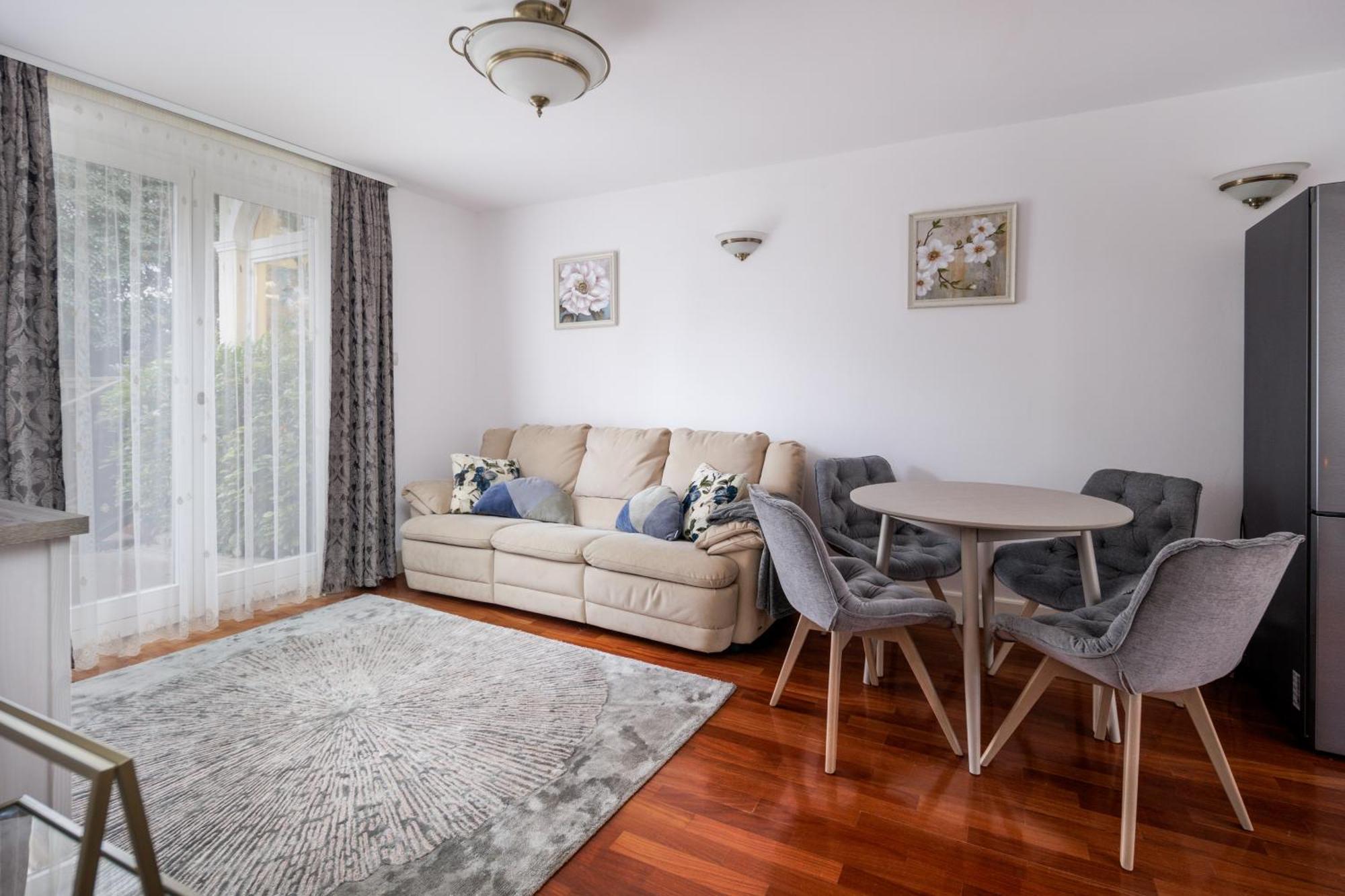 Vilă Uhu 750 M2 -