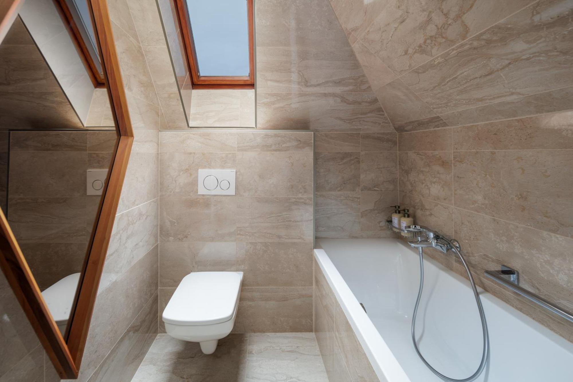 Vilă Uhu 750 M2 - *