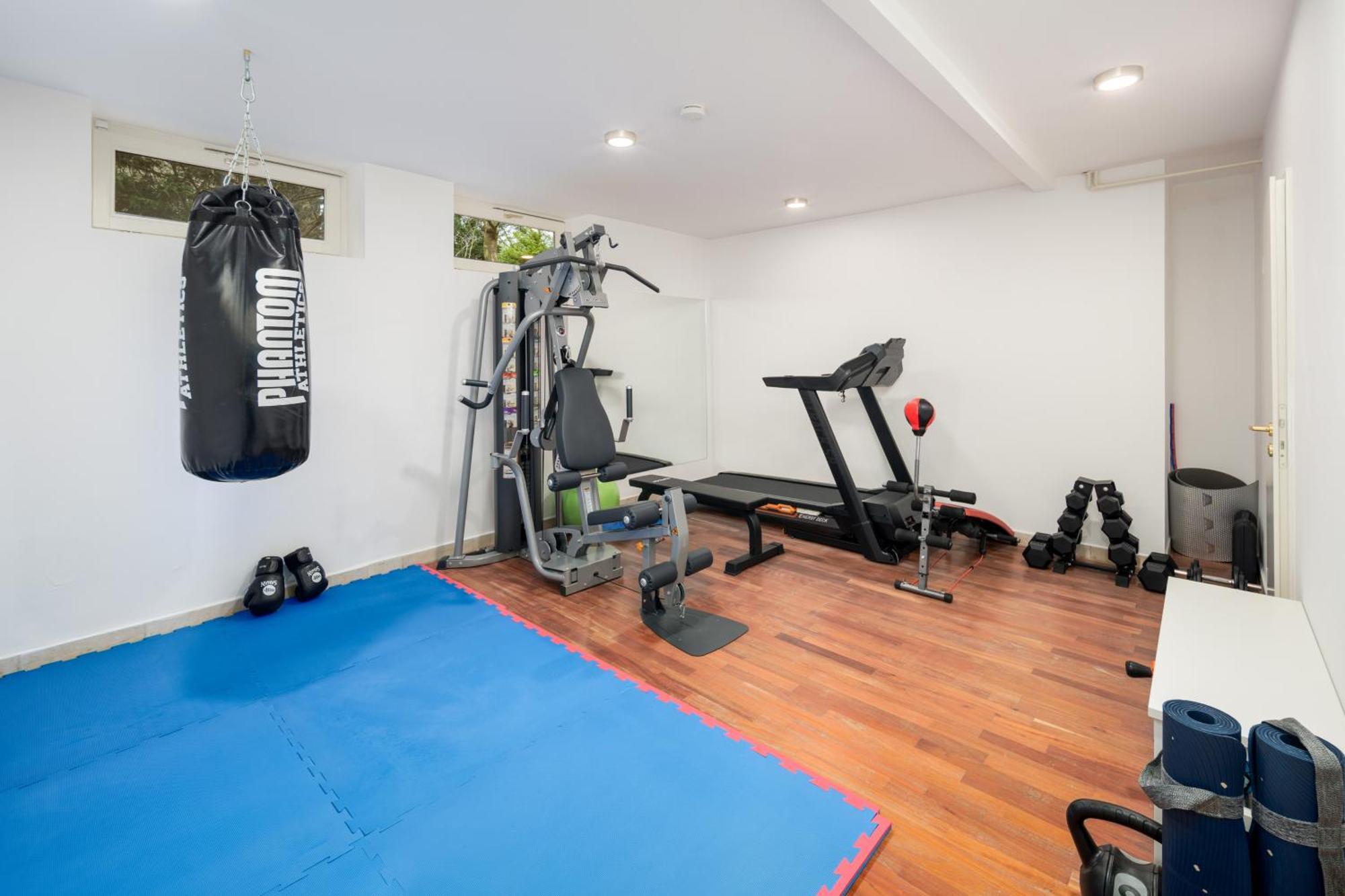 Uhu 750 M2 - Villa *